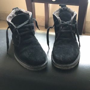 Vince black sued fur lined shoes. Size 8.